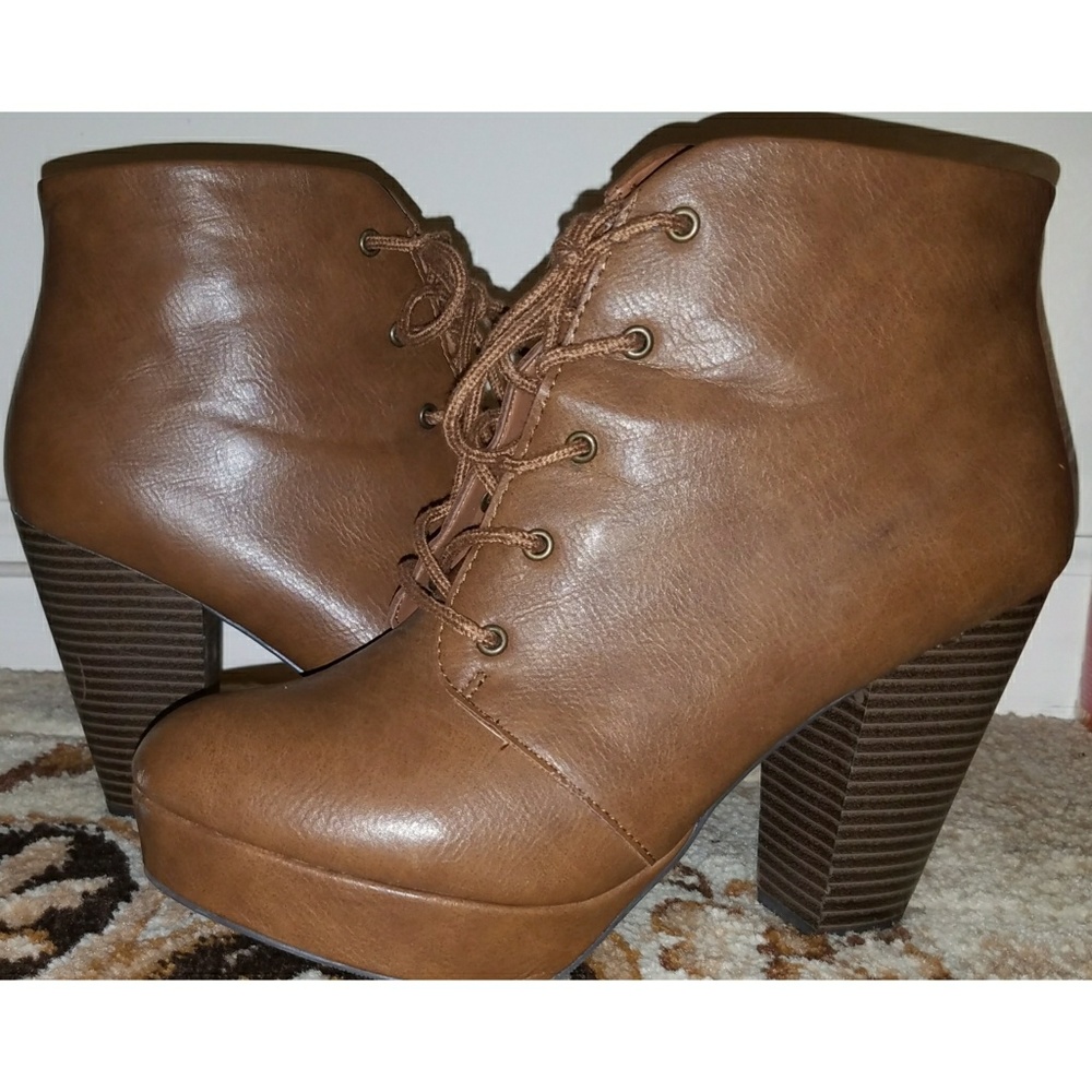 Women's Block Heel Ankle Bootie
